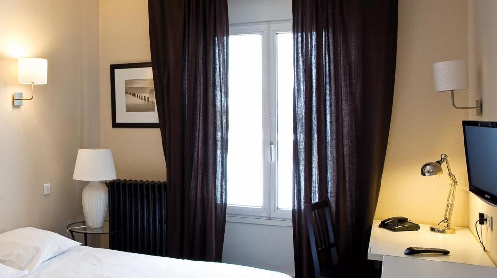 ホテル L'Etoile D'Or ショーモン 部屋 写真