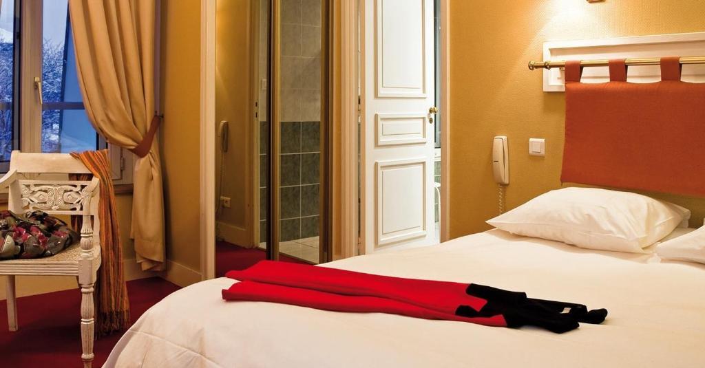 ホテル L'Etoile D'Or ショーモン 部屋 写真